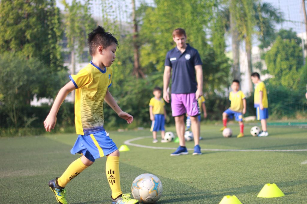 Cần có đam mê để trở thành cầu thủ bóng đá