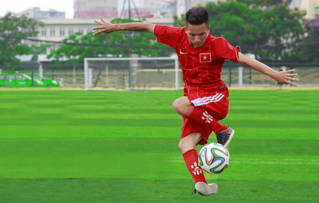 Đỗ Kim Phúc là ai? Người vinh dự được chụp ảnh với CR7 1 Đỗ Kim Phúc là ai? Người vinh dự được chụp ảnh với CR7