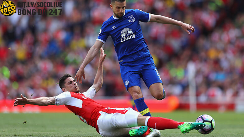 Xoạc là gì? Cách để xoạc bóng chính xác mà không phạm lỗi 1 Xoạc là gì? Cách để xoạc bóng chính xác mà không phạm lỗi