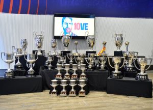 Bộ sưu tập danh hiệu của Messi đồ sộ đến mức nào