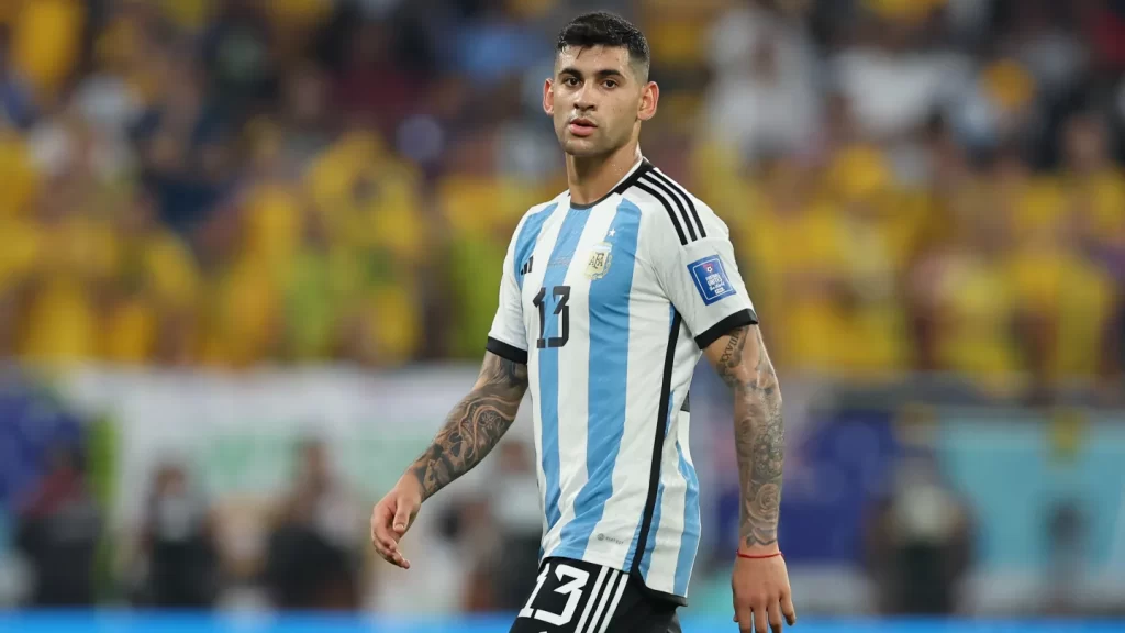 Cristian Romero sở hữu chiều cao tương đối tốt với 1m86