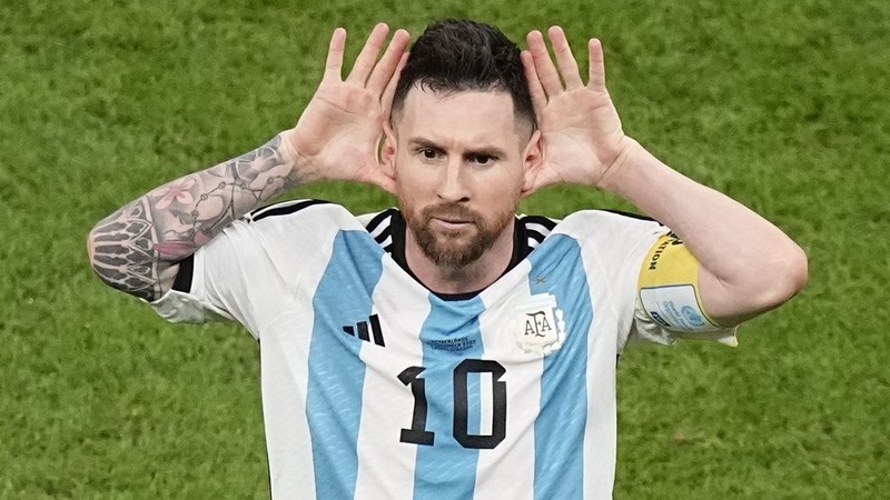 Messi ăn mừng bàn thắng chọc tức Van Gaal tại World Cup vừa qua