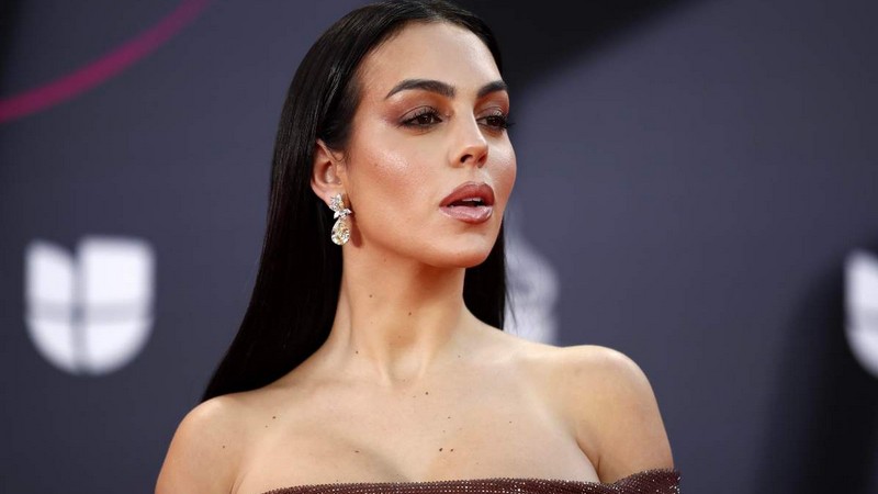 Vợ của Ronaldo là ai, ai là người đã chiếm được tình cảm của cầu thủ hàng đầu thế giới 1 Vợ của Ronaldo là ai, ai là người đã chiếm được tình cảm của cầu thủ hàng đầu thế giới