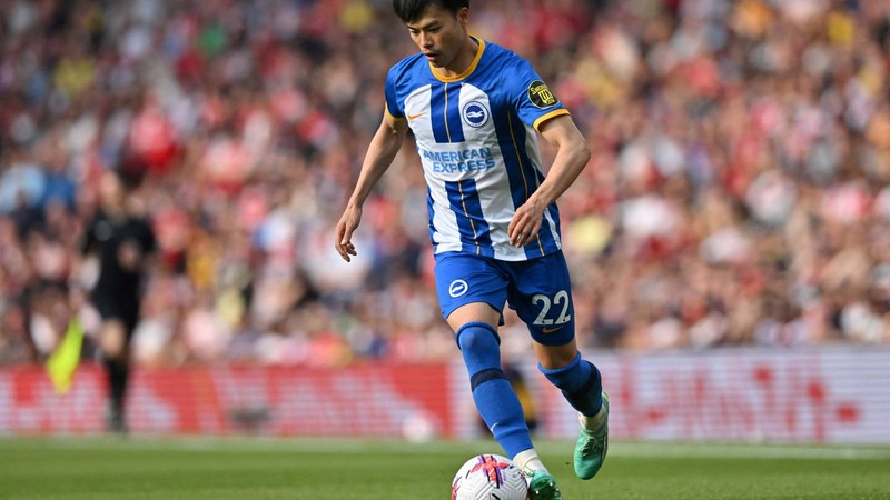 Mitoma chắc chắn dẫn đầu trong danh sách cầu thủ Nhật Bản chơi hay nhát tại Ngoại Hạng Anh