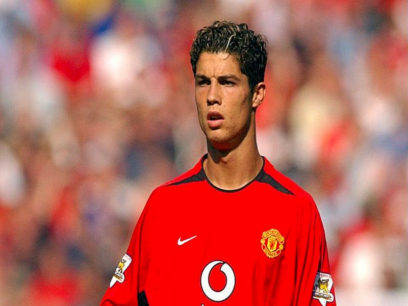 Anh bắt đầu sự nghiệp tại MU vào năm 2003