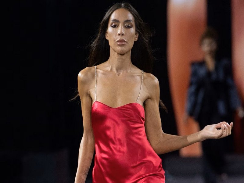 Người yêu của Mbappe là ai? Người yêu của Mbappe hiện tại là người mẫu chuyển giới Ines Rau