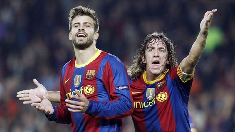 Cặp trung vệ Carles Puyol và Gerard Pique đã tạo nên sự chắc chắn