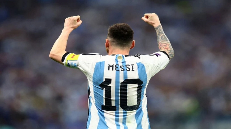 Vì đội tuyển bóng đá Argentina có Messi