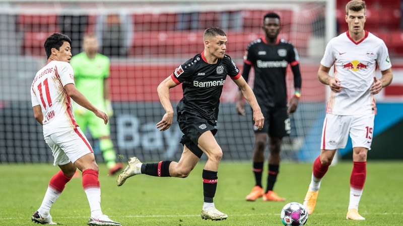 RB trong bóng đá là gì? Những vai trò của cầu thủ RB 1 RB trong bóng đá là gì? Những vai trò của cầu thủ RB