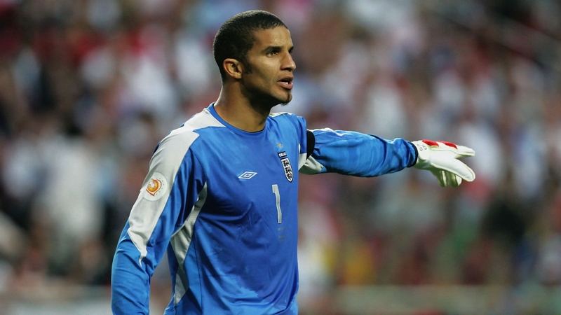 David James là thủ môn của Man City gắn liền với những sai lầm