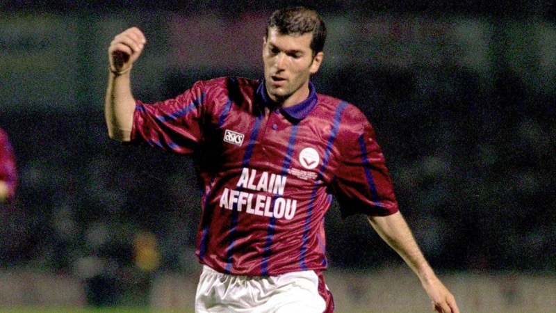 Ông từng trưởng thành với bóng đá quê nhà