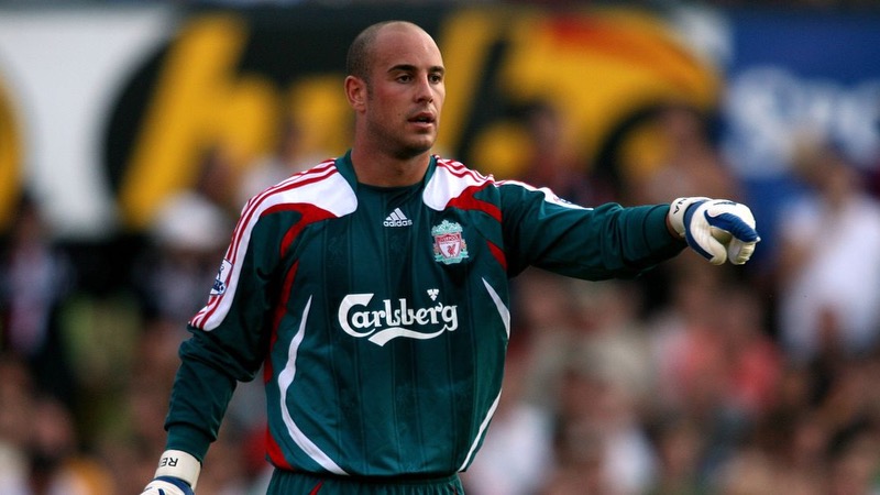 Thời gian chơi cho Liverpool cũng là thời gian mà thủ môn Pepe Reina cống hiến lâu nhất