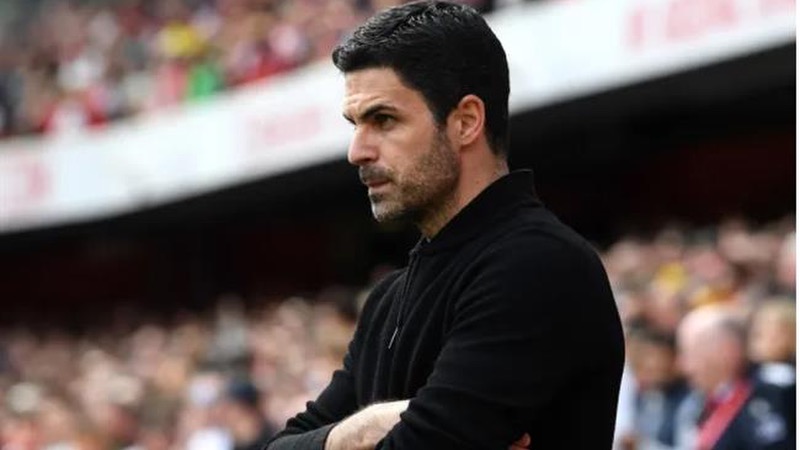 Và hiện tại đang là huấn luyện viên của Arsenal