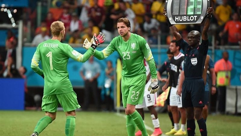 Giây phút thủ môn Tim Krul trở thành giai thoại của bóng đá