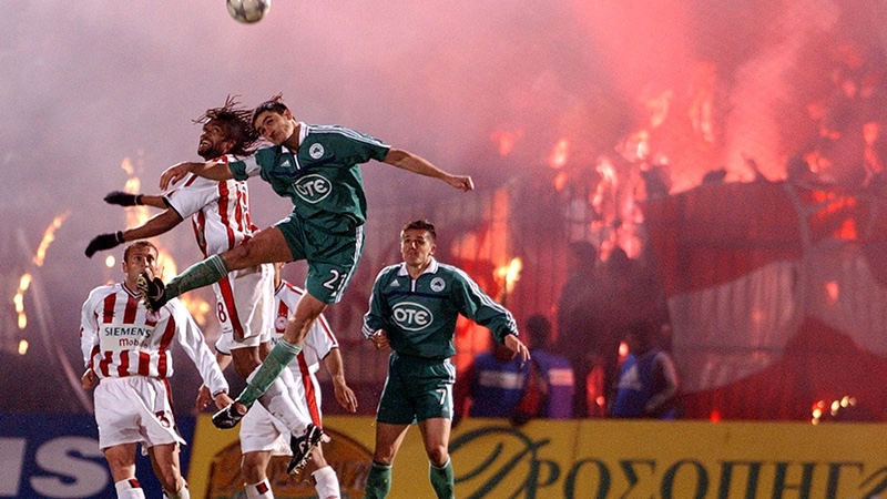 Và tạo nên một trận đấu thực sự là khói lửa