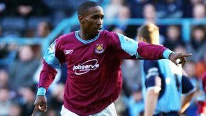 Cầu thủ Jermain Defoe - Sát thủ vòng cấm, tay chơi sát gái