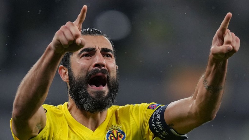 Vẫn chơi bóng đỉnh cao dù đã gần 40 tuổi