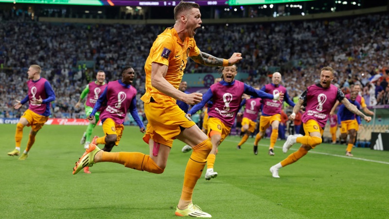 Khoảnh khắc mà người hâm mộ khó có thể quên được với cầu thủ Wout Weghorst