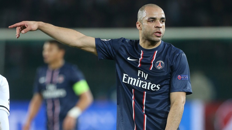 Cầu thủ Alex - Một hậu vệ lạ lùng của bóng đá Brazil 1 Cầu thủ Alex - Một hậu vệ lạ lùng của bóng đá Brazil