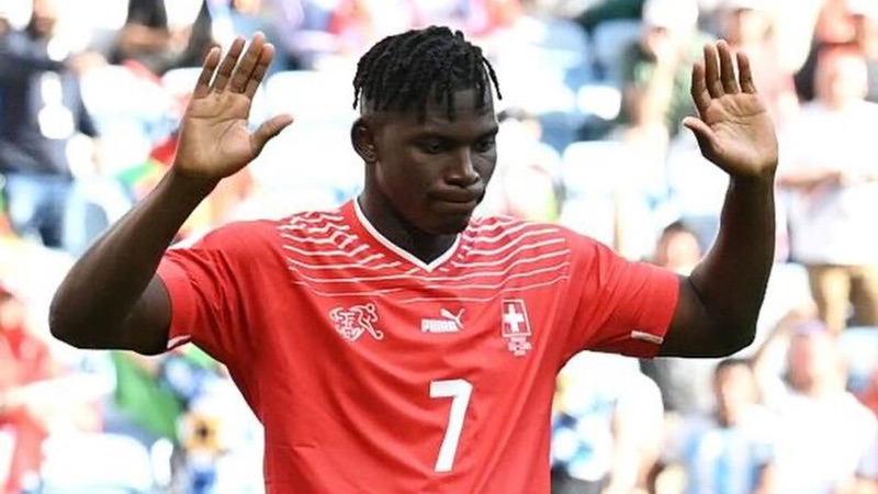 Cầu thủ Breel Embolo - Ngôi sao người Thụy Sĩ với sự trả thù ấn tượng 1 Cầu thủ Breel Embolo - Ngôi sao người Thụy Sĩ với sự trả thù ấn tượng
