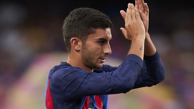 Cầu thủ Ferran Torres - Cá mập loay hoay với sự thất vọng 1 Cầu thủ Ferran Torres - Cá mập loay hoay với sự thất vọng