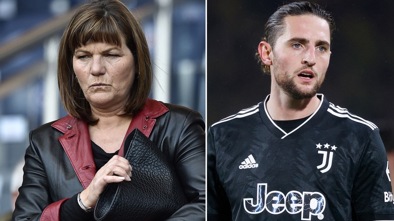 Sự nghiệp của anh cũng bị ảnh hưởng nhiều từ chính mẹ mình