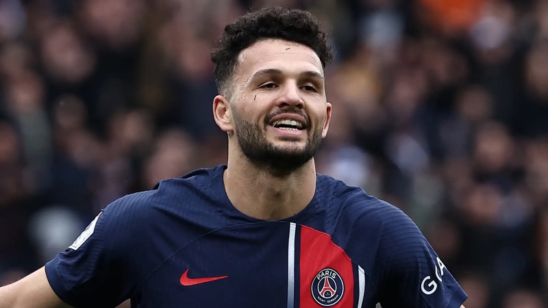 Nhưng hiện tại đang khoác áo PSG