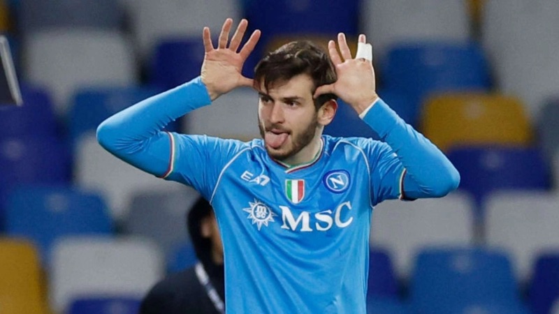 Nhưng sau đó vụt sáng như một hiện tượng