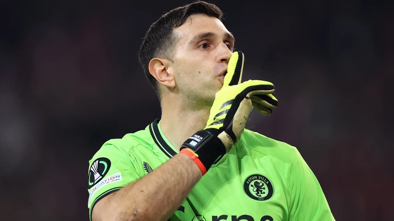 Sau đó thì anh đã tìm lại được mình khi chơi cho Aston Villa